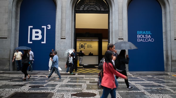 Ibovespa volta a subir e ultrapassa 184.000 pontos à espera de decisão do Copom Ibovespa volta a subir e ultrapassa 184.000 pontos à espera de decisão do Copom