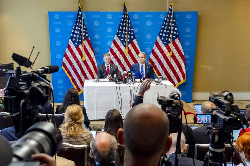 Os mercados acionários da Ásia e da Europa subiram após o anúncio, e os futuros do S&P 500 saltaram 3% Os mercados acionários da Ásia e da Europa subiram após o anúncio, e os futuros do S&P 500 saltaram 3%