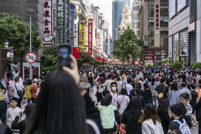 Shoppers in Shanghai During Golden Week Shoppers in Shanghai During Golden Week