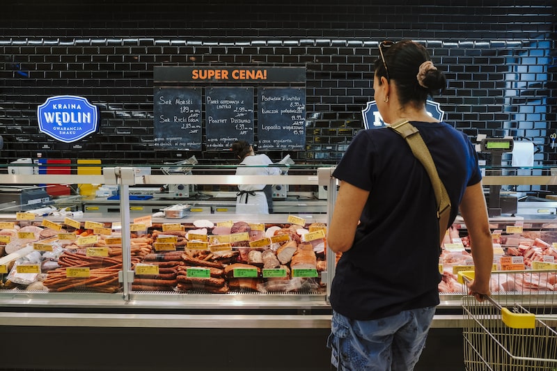 Luxury Boom in Mileis Argentina Masks Despair Among the Masses Luxury Boom in Mileis Argentina Masks Despair Among the Masses