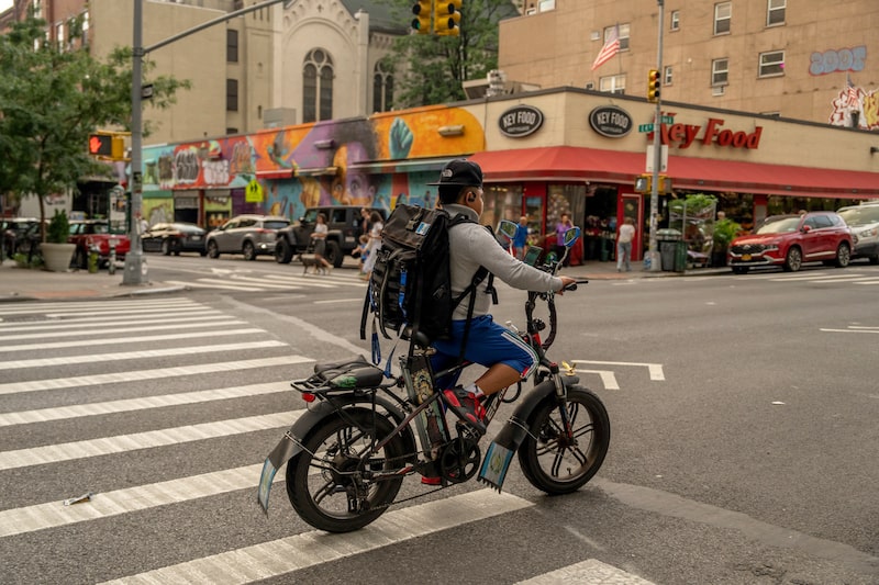 E-bikes E-bikes