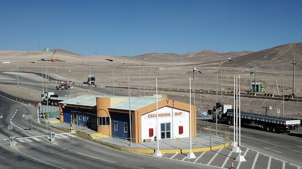 BHP estudia la venta de una planta desalinizadora y de líneas eléctricas en Chile BHP estudia la venta de una planta desalinizadora y de líneas eléctricas en Chile