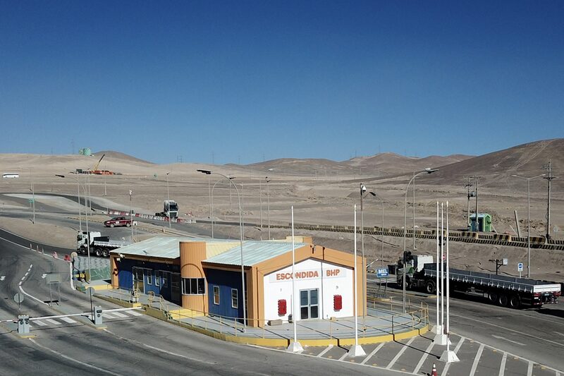 La planta desalinizadora de Puerto Coloso abastece a Escondida, de BHP, la mina de cobre más grande del mundo. Foto: Emiliano Guzmán/AFP/Getty Images La planta desalinizadora de Puerto Coloso abastece a Escondida, de BHP, la mina de cobre más grande del mundo. Foto: Emiliano Guzmán/AFP/Getty Images