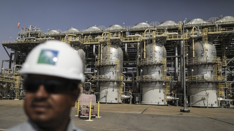 CEO da Aramco alerta para impacto ‘catastrófico’ da guerra e prepara primeira recompra CEO da Aramco alerta para impacto ‘catastrófico’ da guerra e prepara primeira recompra