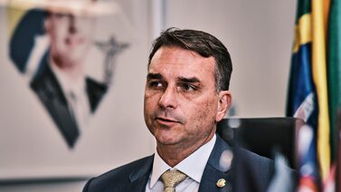 Escolhido por Bolsonaro, Flávio diz que ‘tem um preço’ para desistir de candidatura Escolhido por Bolsonaro, Flávio diz que ‘tem um preço’ para desistir de candidatura