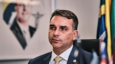 Escolhido por Bolsonaro, Flávio diz que ‘tem um preço’ para desistir de candidatura Escolhido por Bolsonaro, Flávio diz que ‘tem um preço’ para desistir de candidatura