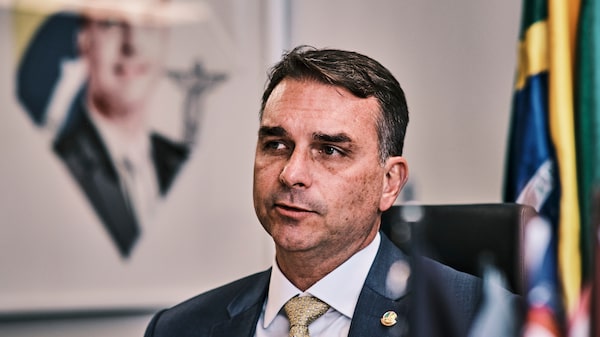 Ibovespa se recupera após Flávio abrir espaço para desistir de candidatura Ibovespa se recupera após Flávio abrir espaço para desistir de candidatura