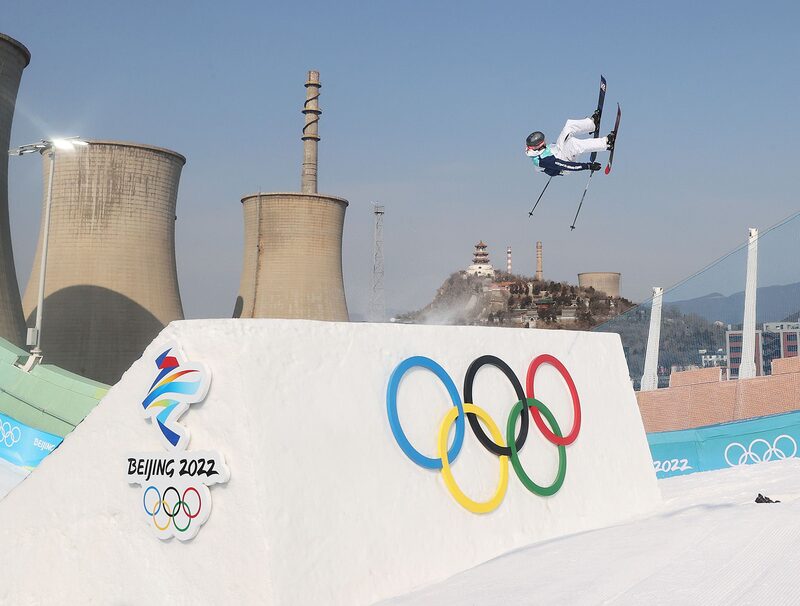 Colby Stevenson, de Estados Unidos, realiza un truco durante la final de Big Air de esquí de estilo libre masculino en el quinto día de los Juegos Olímpicos de Invierno de Pekín 2022 en Big Air Shougang el 9 de febrero de 2022 en Pekín. Colby Stevenson, de Estados Unidos, realiza un truco durante la final de Big Air de esquí de estilo libre masculino en el quinto día de los Juegos Olímpicos de Invierno de Pekín 2022 en Big Air Shougang el 9 de febrero de 2022 en Pekín.