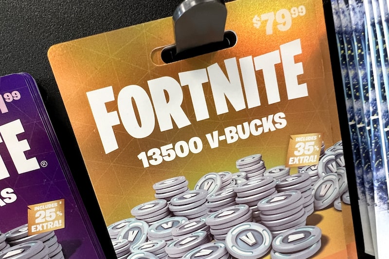 V-Bucks de Fortnite a la venta en una tienda de videojuegos. Fotógrafo: Scott Olson/Getty Images V-Bucks de Fortnite a la venta en una tienda de videojuegos. Fotógrafo: Scott Olson/Getty Images