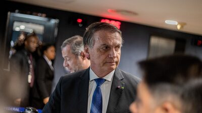 Bolsonaro terá que usar tornozeleira eletrônica e não acessar redes por ordem do STF Bolsonaro terá que usar tornozeleira eletrônica e não acessar redes por ordem do STF