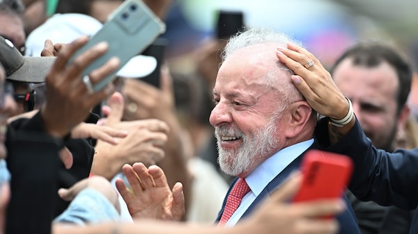 Lula retoma una leve ventaja sobre Flavio Bolsonaro antes de las elecciones: encuesta Lula retoma una leve ventaja sobre Flavio Bolsonaro antes de las elecciones: encuesta