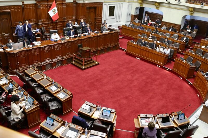 El adelanto de elecciones ha sido una de las principales exigencias en las protestas que han surgido en Perú desde el golpe de Estado de Pedro Castillo y su posterior destitución. El adelanto de elecciones ha sido una de las principales exigencias en las protestas que han surgido en Perú desde el golpe de Estado de Pedro Castillo y su posterior destitución.