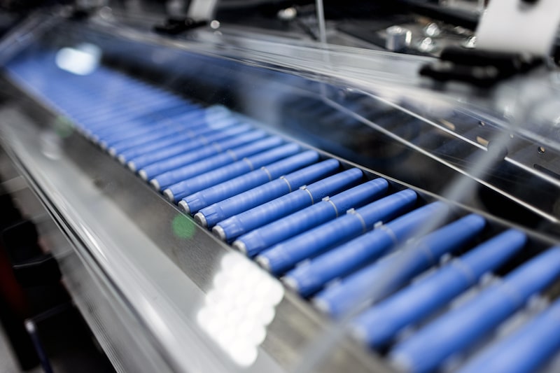 Canetas injetáveis em linha de produção da Novo Nordisk na Dinamarca: mercado brasileiro de medicamentos GLP-1 deve dobrar em 2026 com vencimento de patente da semaglutida Canetas injetáveis em linha de produção da Novo Nordisk na Dinamarca: mercado brasileiro de medicamentos GLP-1 deve dobrar em 2026 com vencimento de patente da semaglutida