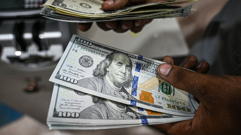 Dólar se valoriza e duas moedas da América Latina são as que mais caem no mundo Dólar se valoriza e duas moedas da América Latina são as que mais caem no mundo
