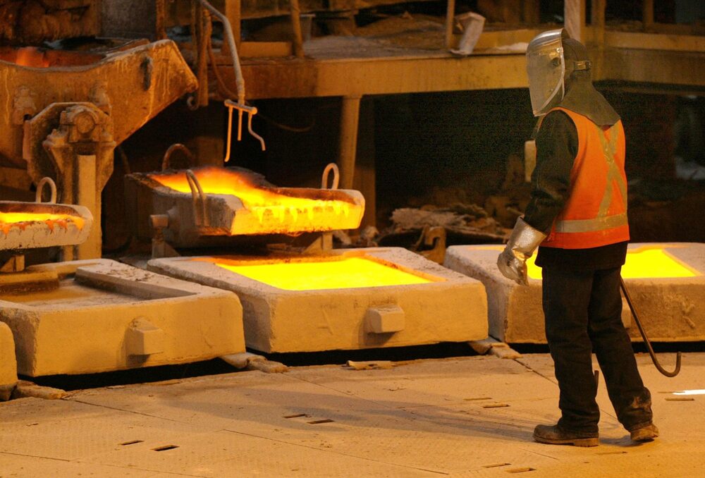 Las Bambas es una de las minas de cobre más importantes de Sudamérica, y se encuentra ubicada en el sur de Perú. Su producción representa el suministro del 2% de cobre a nivel global. Las Bambas es una de las minas de cobre más importantes de Sudamérica, y se encuentra ubicada en el sur de Perú. Su producción representa el suministro del 2% de cobre a nivel global.