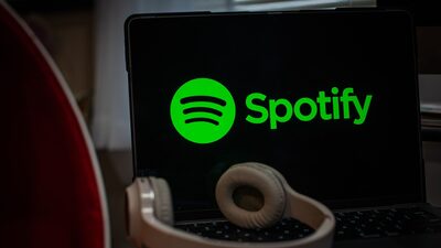 Spotify vê aumento no número de assinantes pagos após mudança de estratégia Spotify vê aumento no número de assinantes pagos após mudança de estratégia