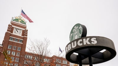 Starbucks corta mais 300 empregos corporativos nos EUA em plano de corte de custos Starbucks corta mais 300 empregos corporativos nos EUA em plano de corte de custos