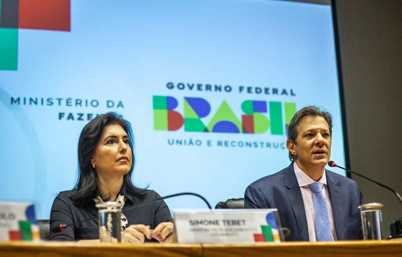 Simone Tebet, ministra do Planejamento, e Fernando Haddad, ministro da Fazenda, em apresentação do novo arcabouço fiscal em Brasília nesta quinta-feira (30 de março) Simone Tebet, ministra do Planejamento, e Fernando Haddad, ministro da Fazenda, em apresentação do novo arcabouço fiscal em Brasília nesta quinta-feira (30 de março)