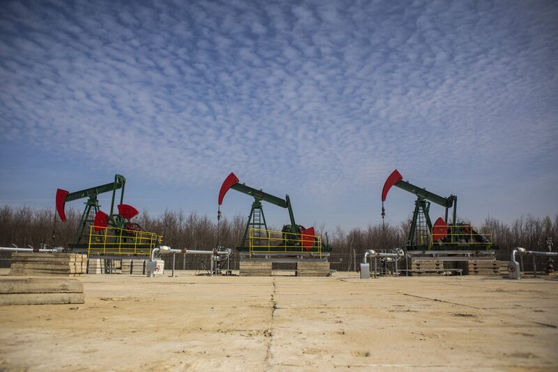 Os planos da Opep+ preveem o retorno gradual de 2,2 milhões de barris por dia até o final de 2025 Os planos da Opep+ preveem o retorno gradual de 2,2 milhões de barris por dia até o final de 2025