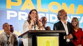 Valencia propone bajar impuestos, refinanciar deuda y reactivar petróleo en Colombia Valencia propone bajar impuestos, refinanciar deuda y reactivar petróleo en Colombia