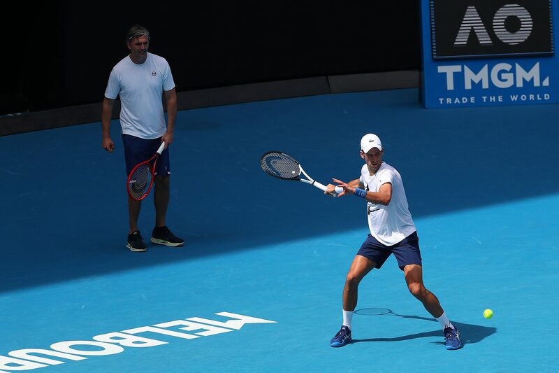 El tenista participó de una sesión de fotos con Covid-19 El tenista participó de una sesión de fotos con Covid-19