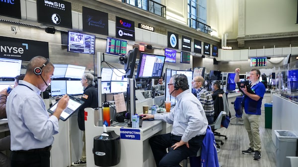 Citi eleva acciones de EE.UU. a sobreponderar y baja emergentes por riesgos energéticos Citi eleva acciones de EE.UU. a sobreponderar y baja emergentes por riesgos energéticos