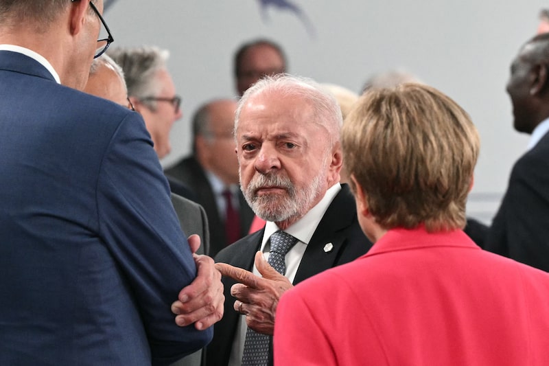 “Nunca fui de izquierda”, dice Lula en una charla del G7 captada por las cámaras “Nunca fui de izquierda”, dice Lula en una charla del G7 captada por las cámaras