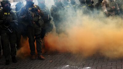 Jueza impide a Trump enviar tropas a Oregón durante protestas contra su política migratoria Jueza impide a Trump enviar tropas a Oregón durante protestas contra su política migratoria