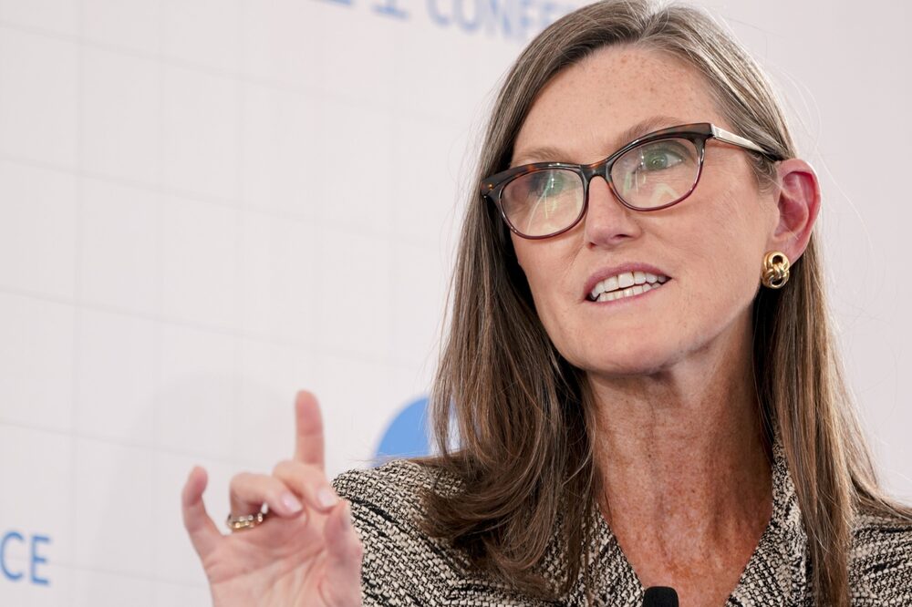 Cathie Wood, célebre gestora tech, explica por que não se preocupa com inflação Cathie Wood, célebre gestora tech, explica por que não se preocupa com inflação