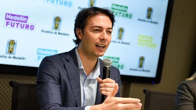 Daniel Quintero renunció a la Alcaldía de Medellín y ahora hará campaña Daniel Quintero renunció a la Alcaldía de Medellín y ahora hará campaña