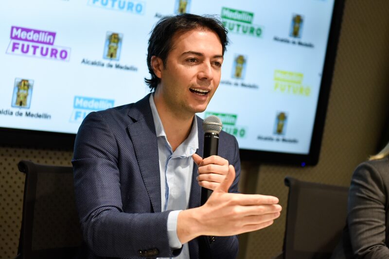 Daniel Quintero pide aval a Petro para congelar tarifa de servicios públicos de EPM Daniel Quintero pide aval a Petro para congelar tarifa de servicios públicos de EPM