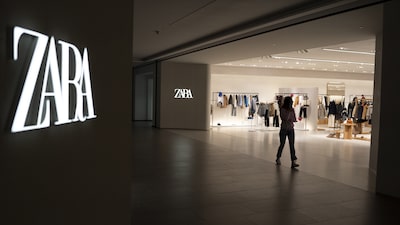 Detrás del discreto estilo de vida de Sandra Ortega, hija del dueño de Zara, hay una fortuna que crece Detrás del discreto estilo de vida de Sandra Ortega, hija del dueño de Zara, hay una fortuna que crece