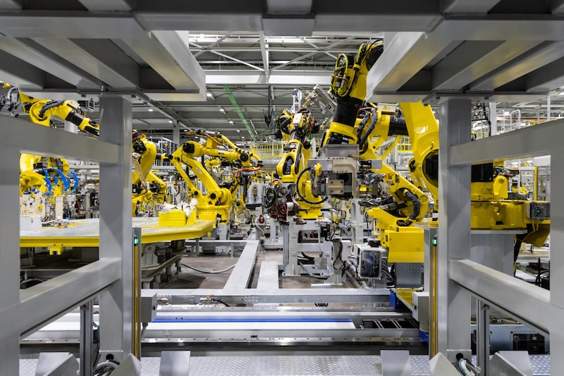 Brazos robóticos en la línea de producción de la planta de Kia Corp. en Gwangmyeong, Corea del Sur. Fotógrafo: SeongJoon Cho/Bloomberg Brazos robóticos en la línea de producción de la planta de Kia Corp. en Gwangmyeong, Corea del Sur. Fotógrafo: SeongJoon Cho/Bloomberg