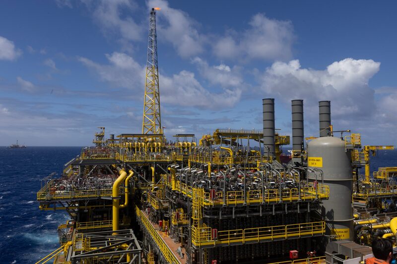 El buque flotante de producción y almacenamiento Almirante Tamandare en octubre. Fotógrafo: Dado Galdieri/Bloomberg. El buque flotante de producción y almacenamiento Almirante Tamandare en octubre. Fotógrafo: Dado Galdieri/Bloomberg.