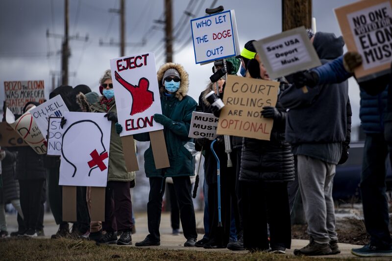 Musk, en su plataforma X, ha arremetido repetidamente contra la “violencia”. Musk, en su plataforma X, ha arremetido repetidamente contra la “violencia”.