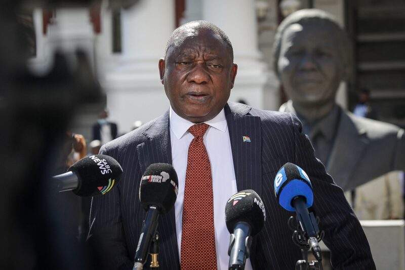 Ramaphosa, de 69 años, fue vacunado contra el coronavirus con la inyección de Johnson & Johnson en febrero. Ramaphosa, de 69 años, fue vacunado contra el coronavirus con la inyección de Johnson & Johnson en febrero.