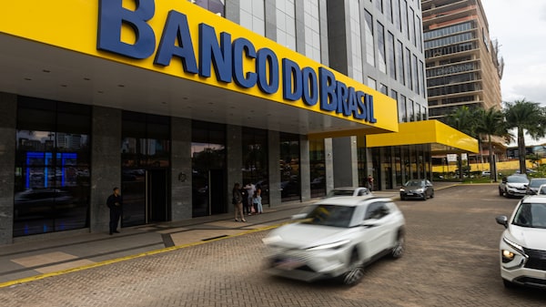BB trava parcelamento sem entrada no cartão, e inadimplência cede em julho, diz CEO BB trava parcelamento sem entrada no cartão, e inadimplência cede em julho, diz CEO