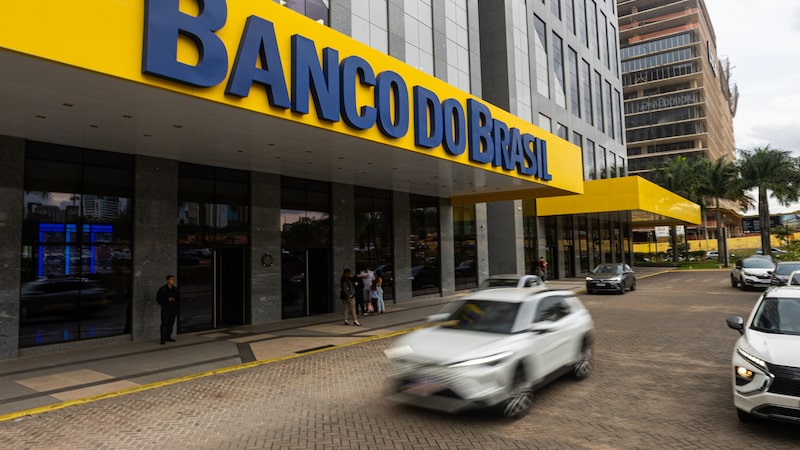 BB trava parcelamento sem entrada no cartão, e inadimplência cede em julho, diz CEO BB trava parcelamento sem entrada no cartão, e inadimplência cede em julho, diz CEO