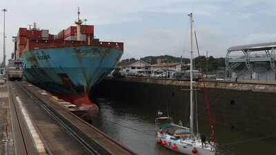 Donos de navios já pagaram US$ 235 mi para furar a fila no Canal do Panamá Donos de navios já pagaram US$ 235 mi para furar a fila no Canal do Panamá