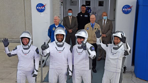 EE.UU. envía 5.000 terminales Starlink de SpaceX a Ucrania EE.UU. envía 5.000 terminales Starlink de SpaceX a Ucrania