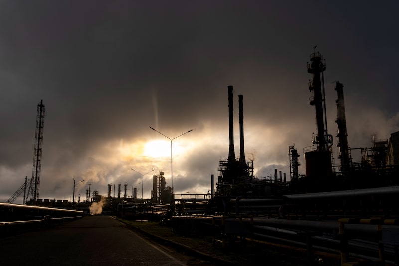 Una refinería en Barrancabermeja, en el departamento de Santander, Colombia. Una refinería en Barrancabermeja, en el departamento de Santander, Colombia.