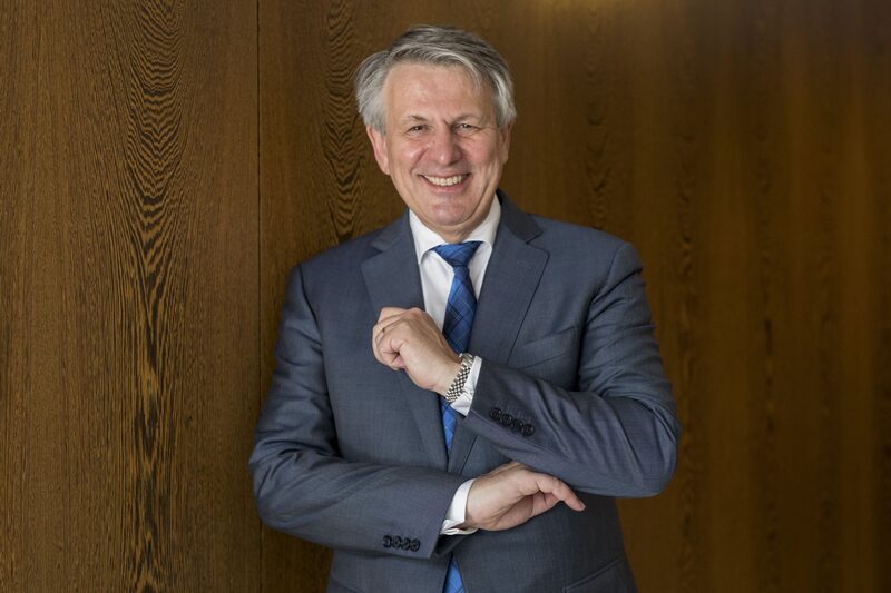 Executivos da Shell estão compartilhando os benefícios do boom nos lucros de petróleo e gás Executivos da Shell estão compartilhando os benefícios do boom nos lucros de petróleo e gás