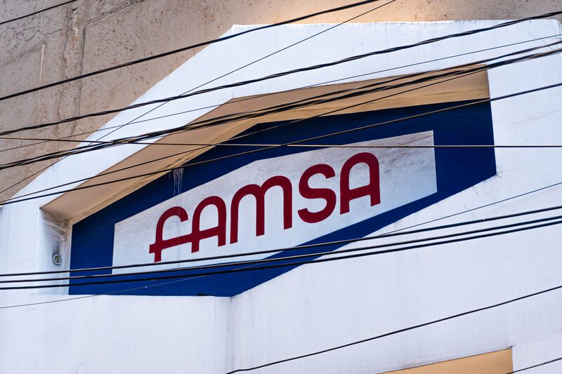 Famsa, que pasó por un Concurso Mercantil, ha alertado desde octubre de 2022 una iliquidez para continuar sus operaciones. Famsa, que pasó por un Concurso Mercantil, ha alertado desde octubre de 2022 una iliquidez para continuar sus operaciones.