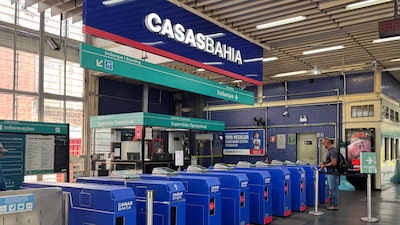 Além da Casas Bahia: juros altos e fluxo menor nas lojas colocam o varejo sob pressão Além da Casas Bahia: juros altos e fluxo menor nas lojas colocam o varejo sob pressão