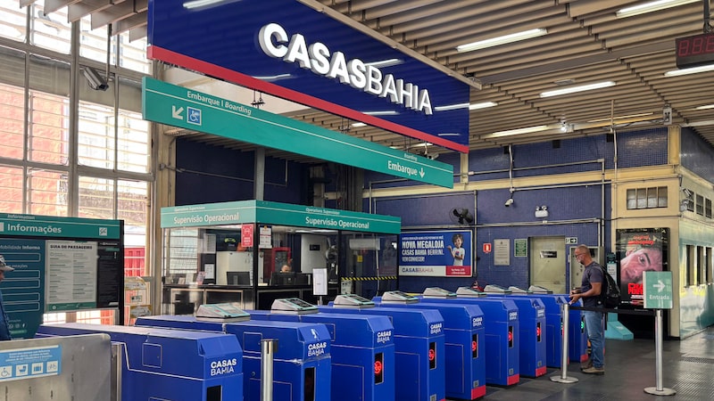 Além da Casas Bahia: juros altos e fluxo menor nas lojas colocam o varejo sob pressão Além da Casas Bahia: juros altos e fluxo menor nas lojas colocam o varejo sob pressão