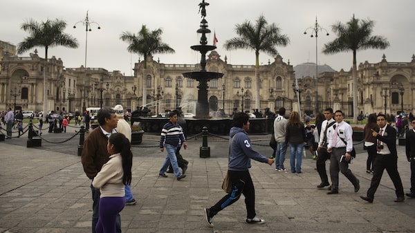 Por qué Perú destituye tantos presidentes y qué se espera en las elecciones del 12 de abril Por qué Perú destituye tantos presidentes y qué se espera en las elecciones del 12 de abril