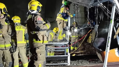 España sufre un segundo choque mortal de trenes que deja un muerto y docenas de heridos España sufre un segundo choque mortal de trenes que deja un muerto y docenas de heridos