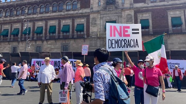 Marcha a favor del INE es un asunto político: AMLO Marcha a favor del INE es un asunto político: AMLO