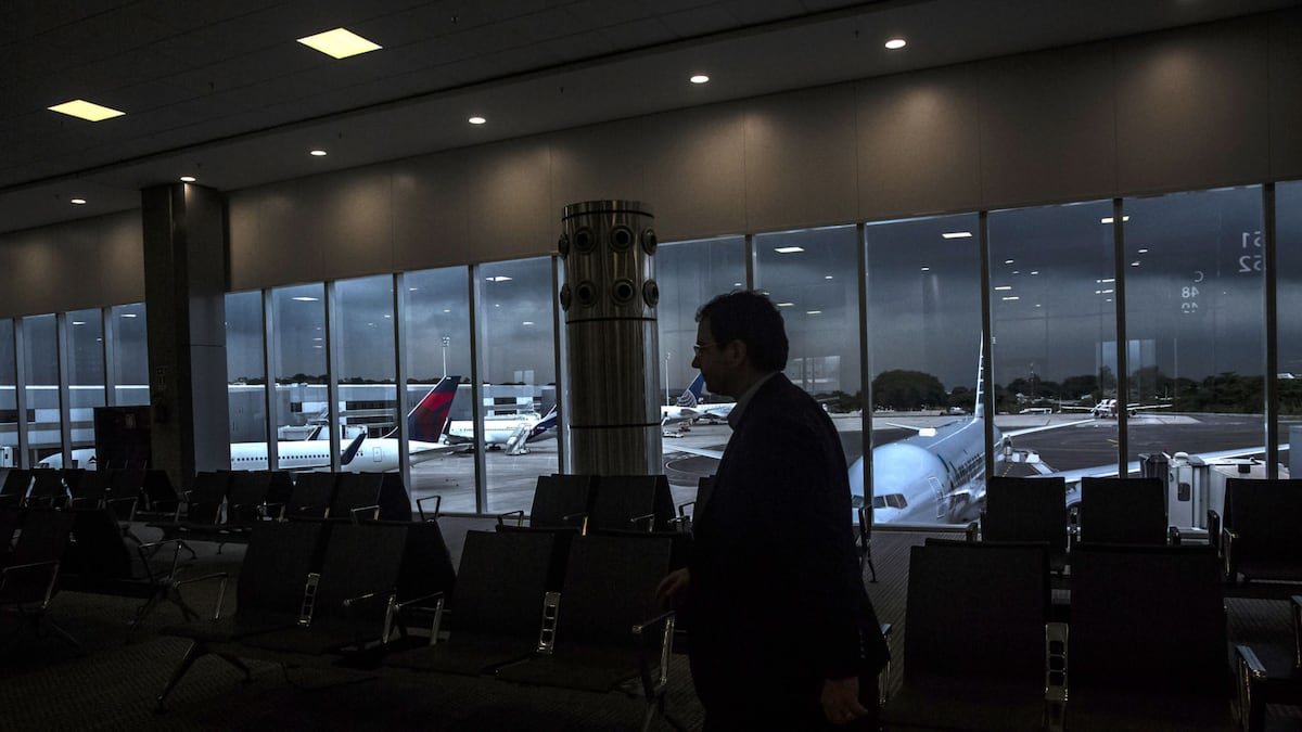 Aeroporto do Galeão, no Rio: calendário comprimido desorganiza a rotina de negócios e desafia o planejamento de eventos corporativos. (Foto: Dado Galdieri/Bloomberg)