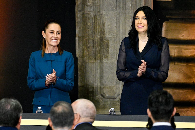 Claudia Sheinbaum, presidenta de México, y Victoria Rodríguez Ceja, gobernadora de Banxico, durante el evento conmemorativo de los 100 años de la fundación de Banxico, en Ciudad de México el 25 de agosto de 2025. Claudia Sheinbaum, presidenta de México, y Victoria Rodríguez Ceja, gobernadora de Banxico, durante el evento conmemorativo de los 100 años de la fundación de Banxico, en Ciudad de México el 25 de agosto de 2025.